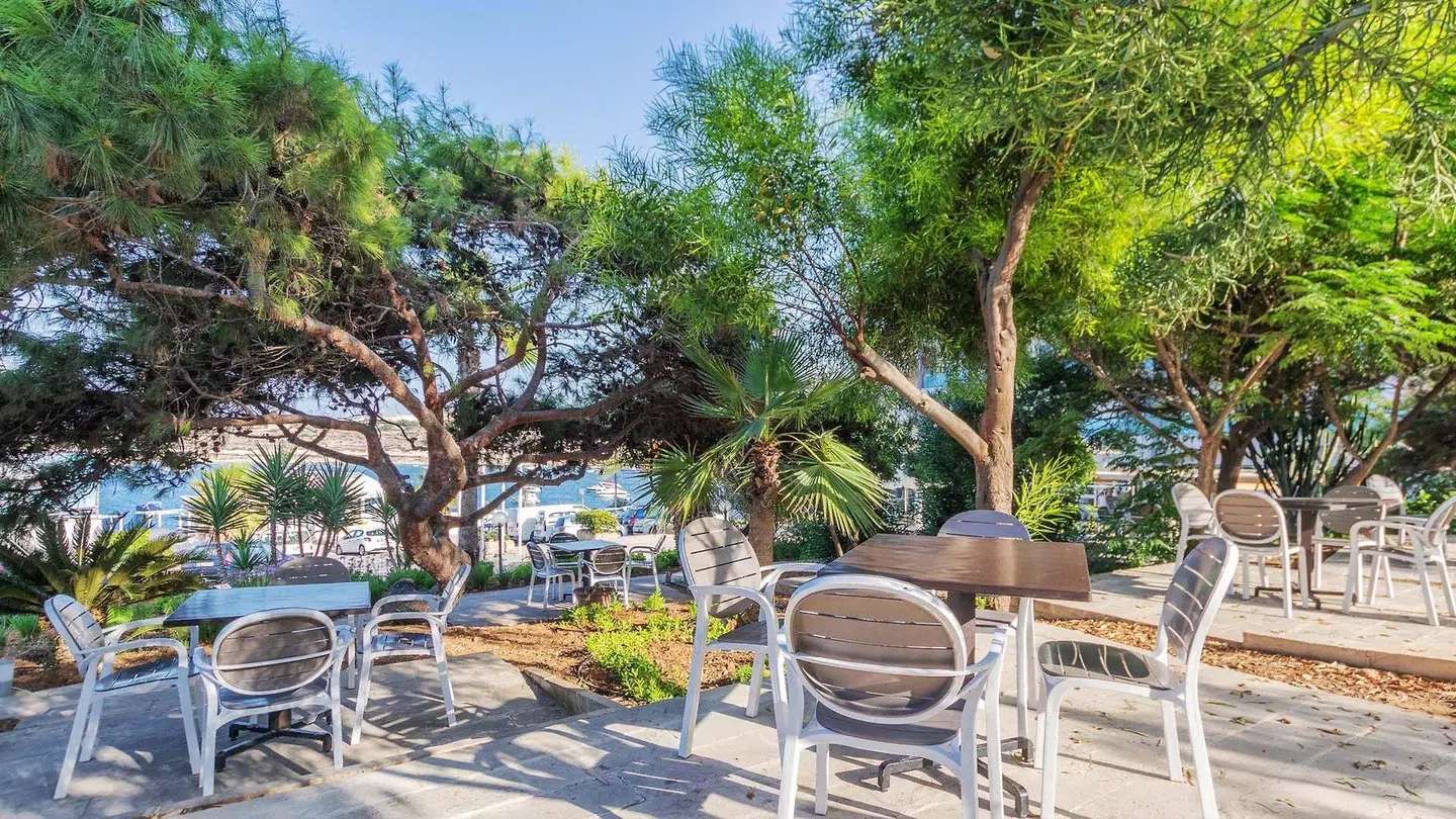 AX Sunny Coast Resort & Spa Terrasse