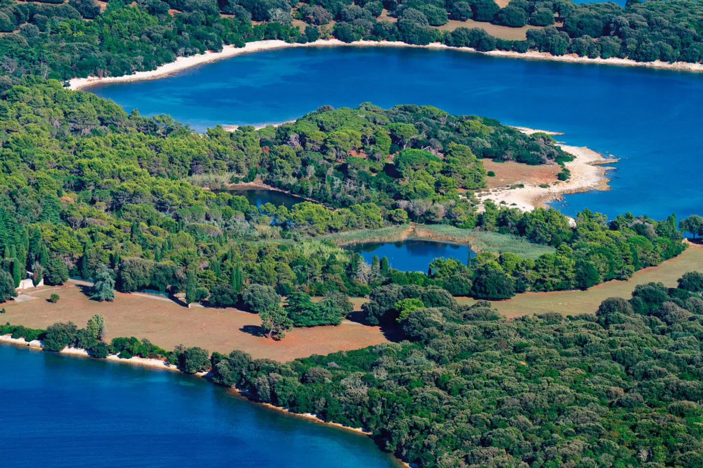 Schillernde Inselwelt und brillante Naturschönheiten LANDSCAPE