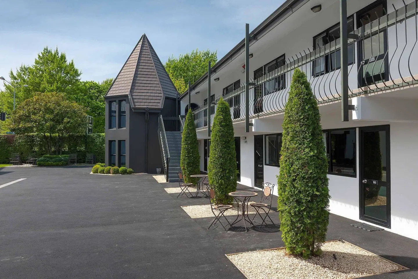 The Towers on the Park EXTERIOR