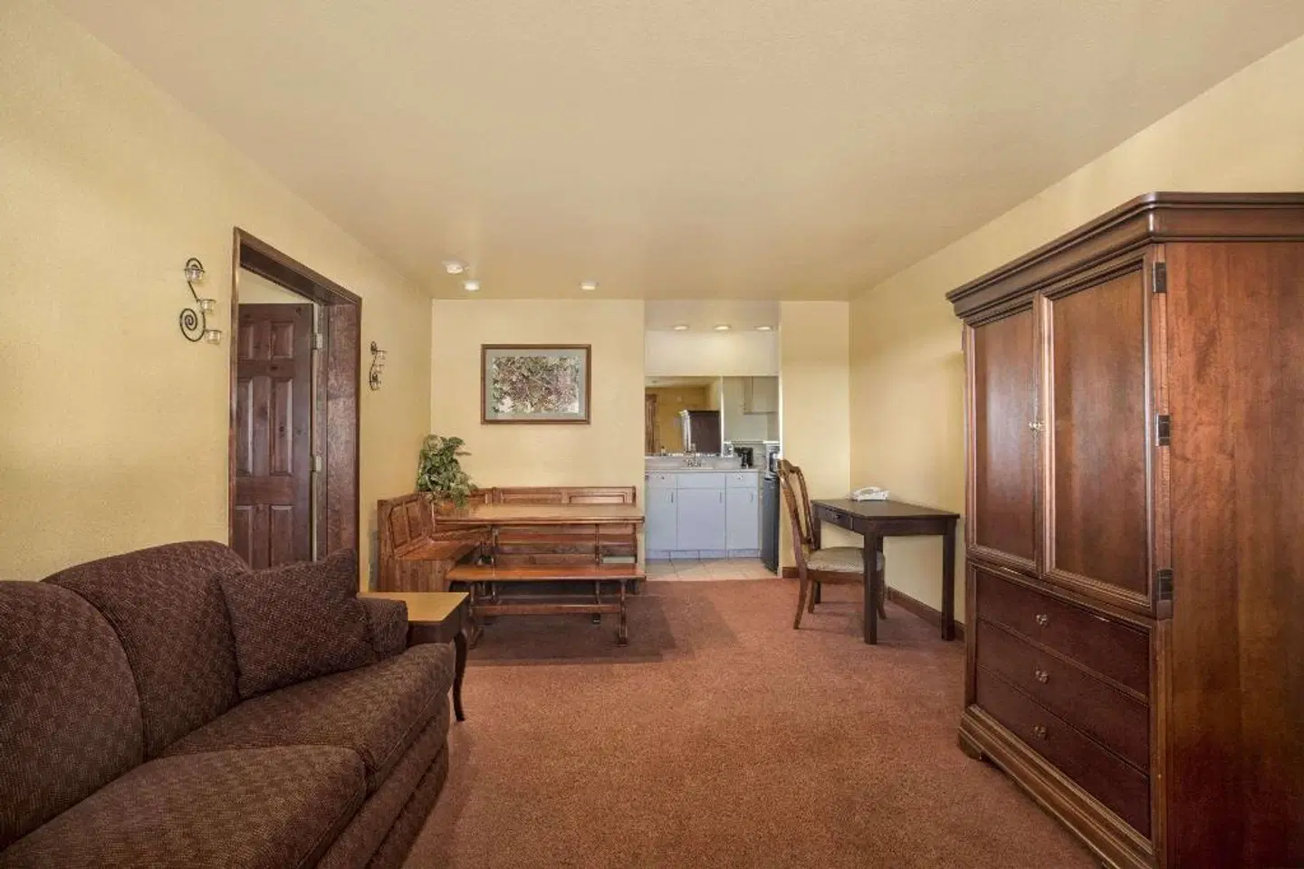 Travelodge by Wyndham Lemoore Near Naval Air Station ROOM_EXAMPLE