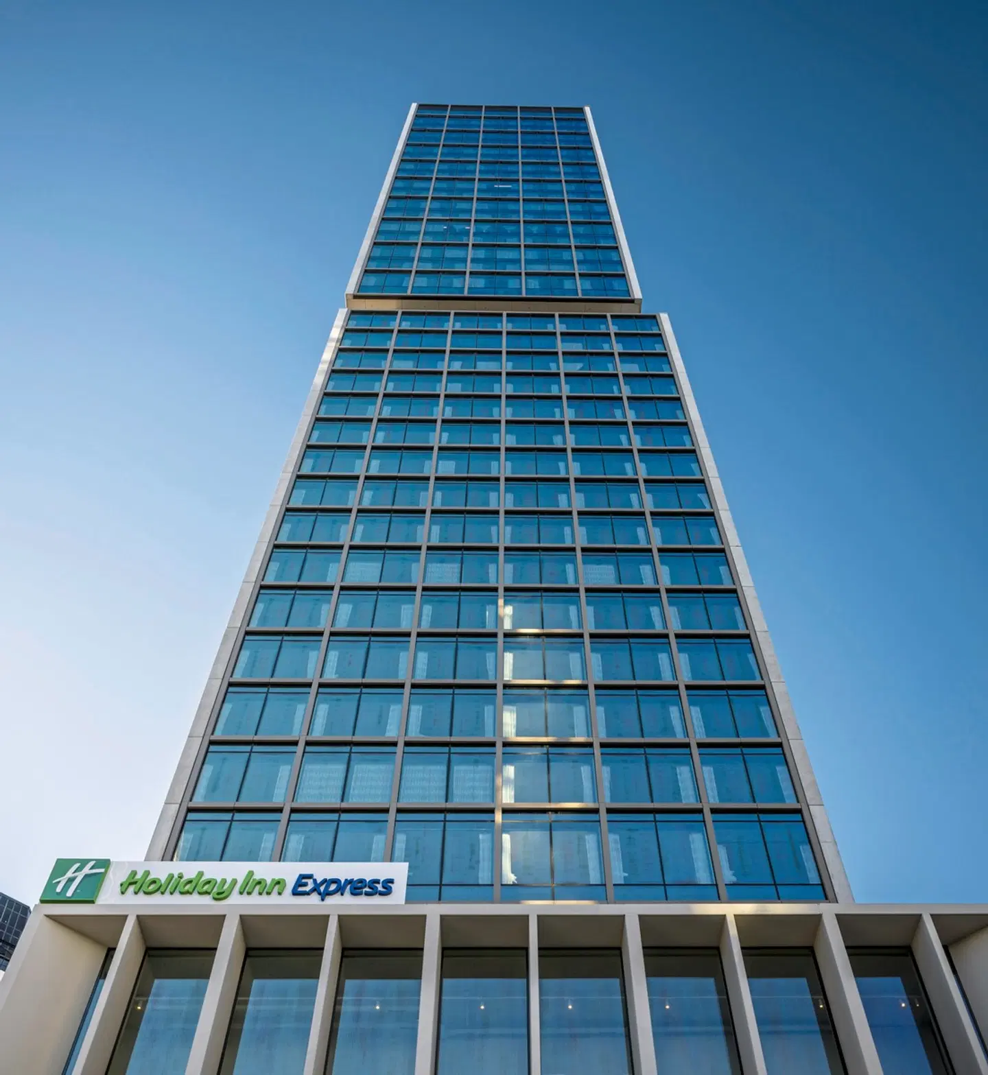 Holiday Inn Express Auckland City Centre EXTERIOR