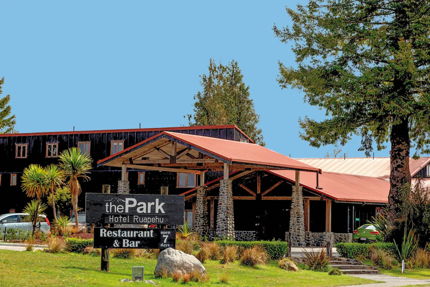 The Park Hotel Ruapehu EXTERIOR
