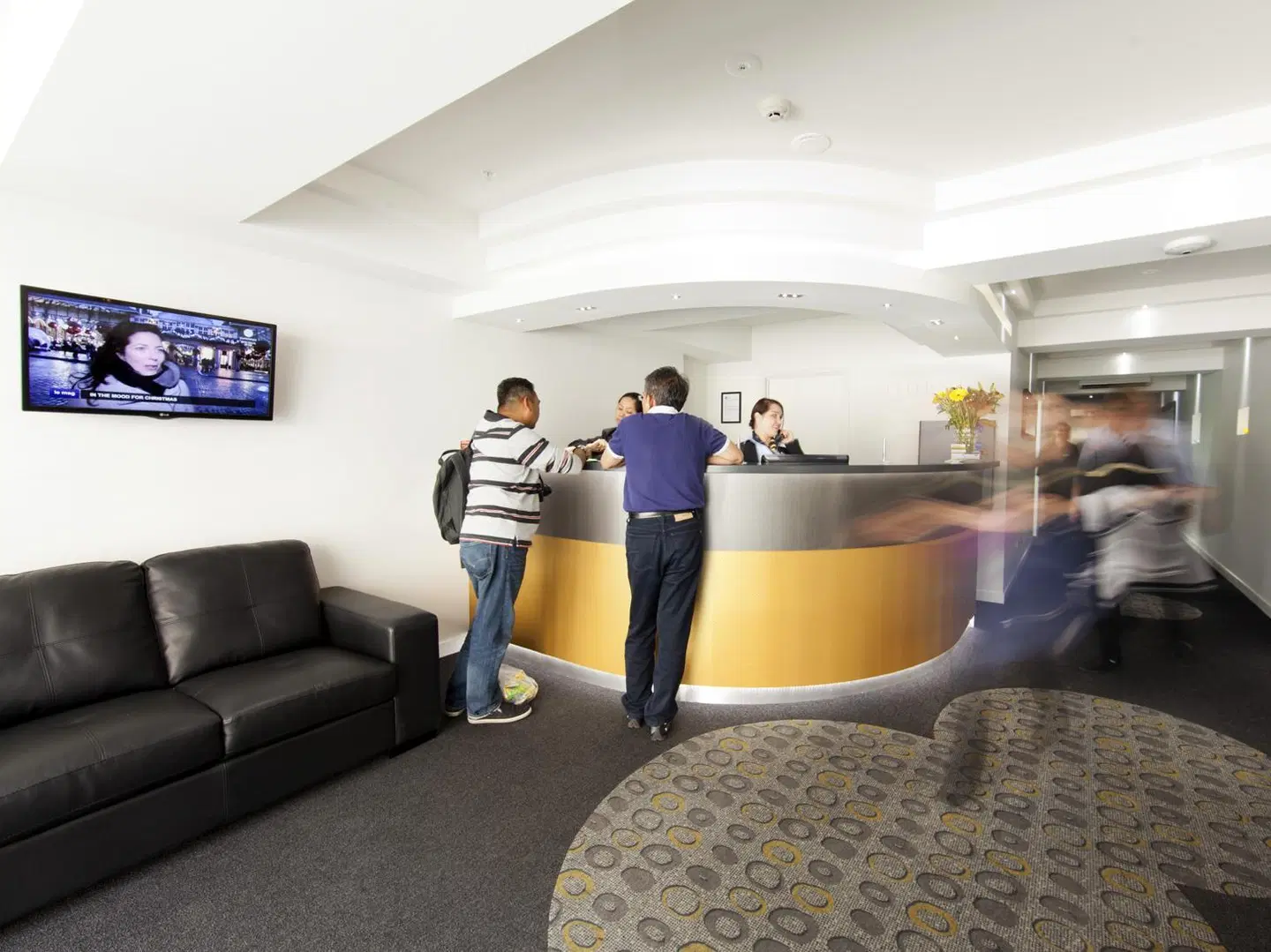 Quest Cathedral Junction LOUNGE_LOBBY