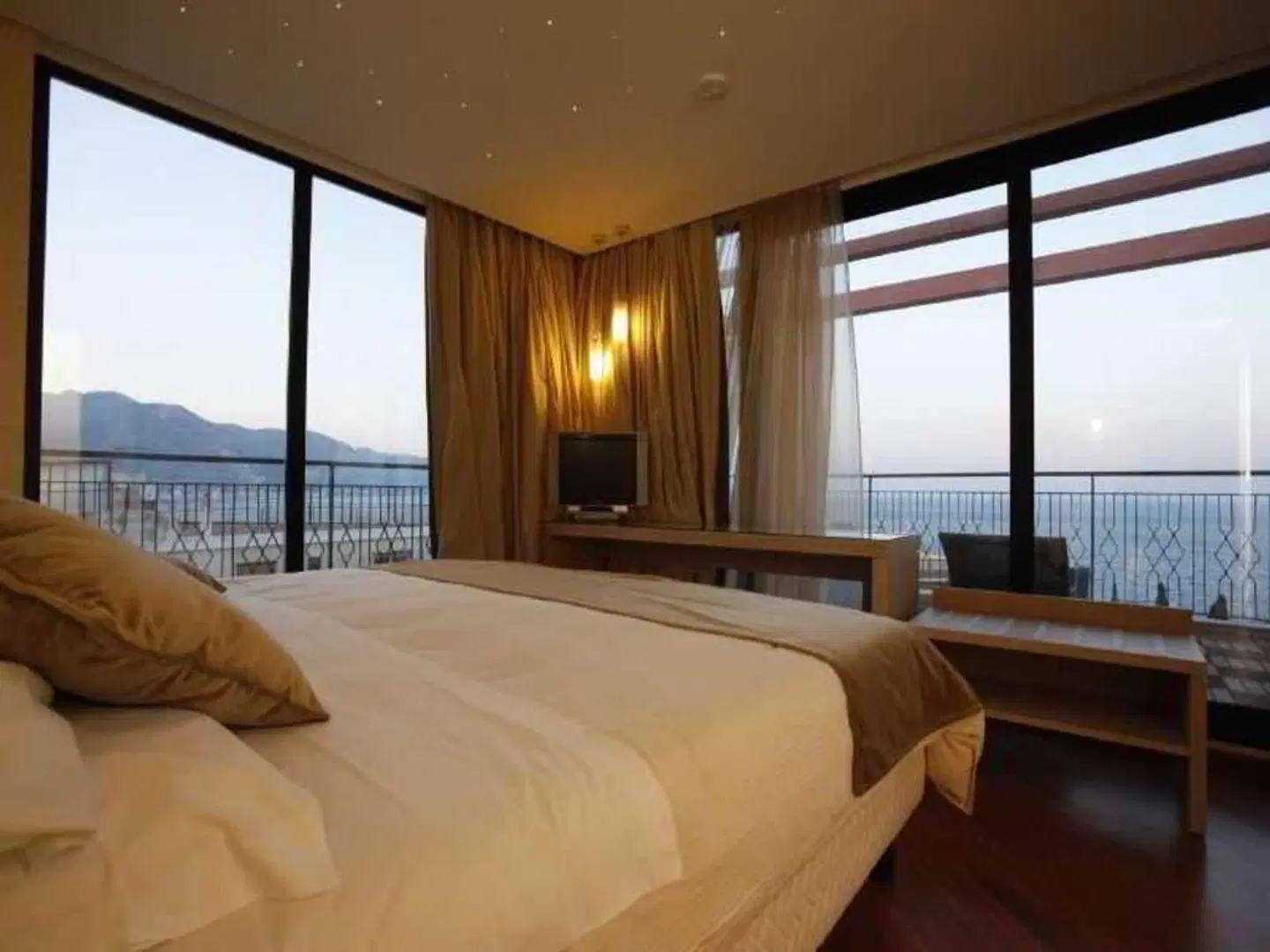 Villa Esperia ROOM_EXAMPLE