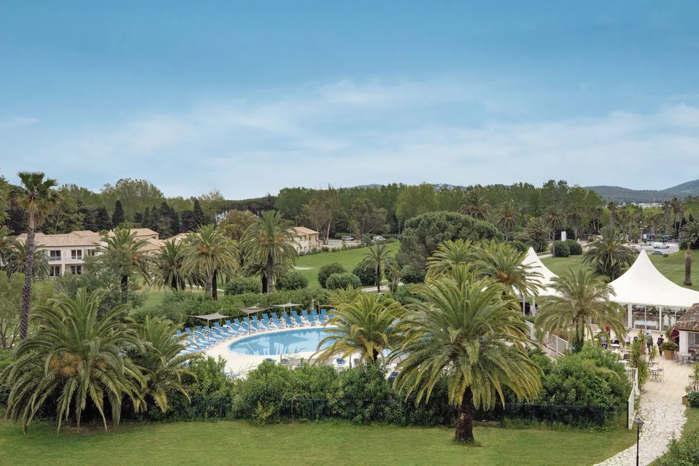 SOWELL HÔTELS St. Tropez OUTDOOR_POOL