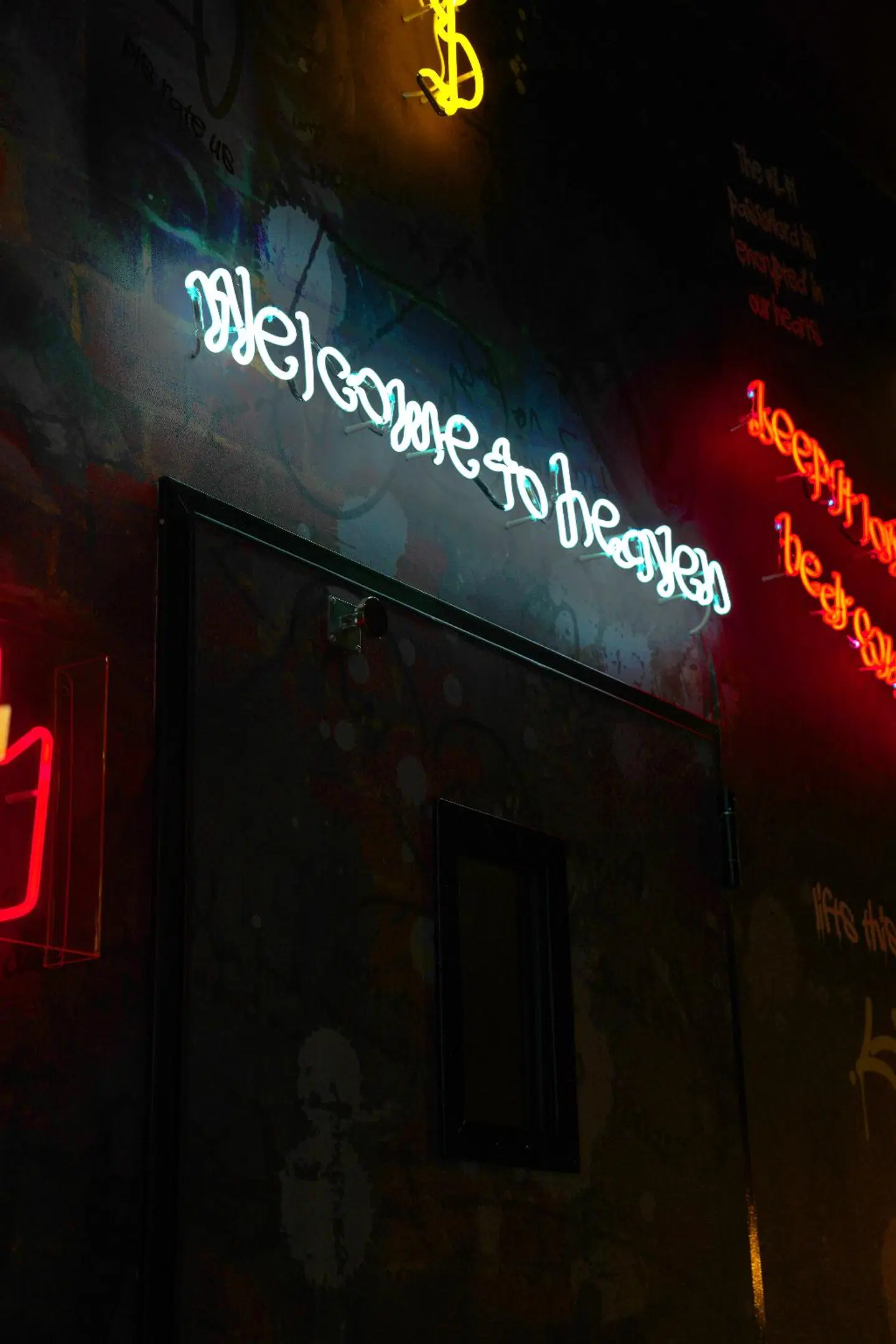 So City Hotel EXTERIOR