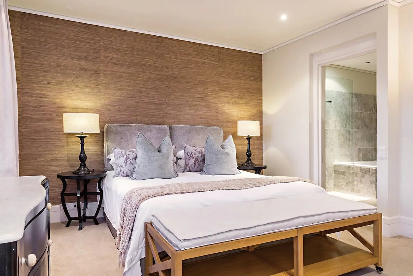 aha The Rex Hotel ROOM_EXAMPLE