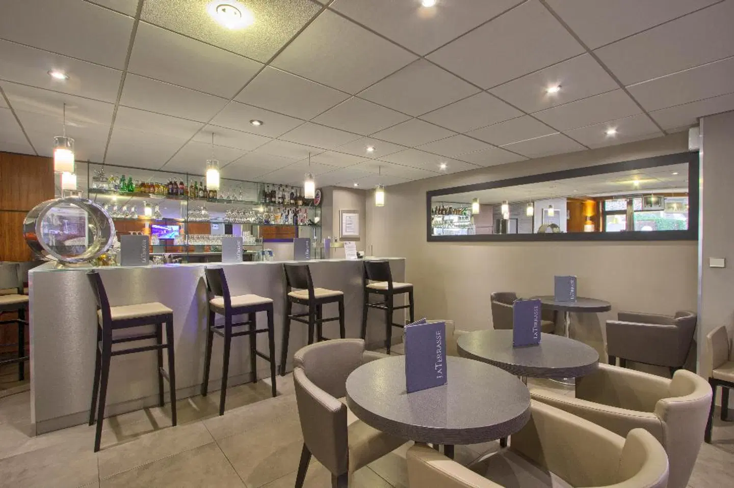 B&B Hotel Paris 17 Batignolles Bar