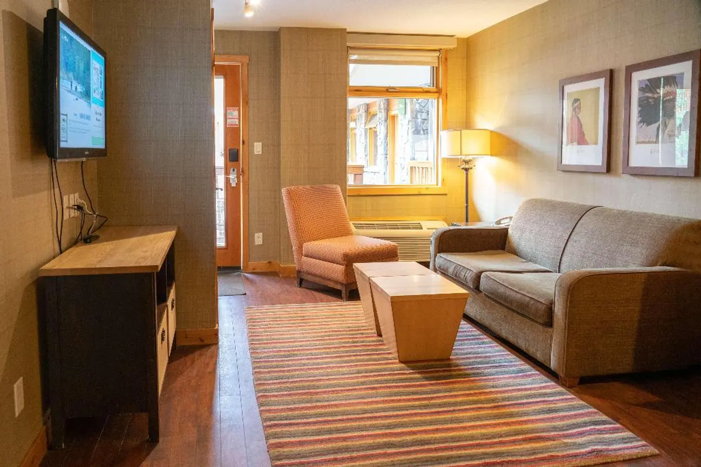 Fox Hotel & Suites ROOM_EXAMPLE