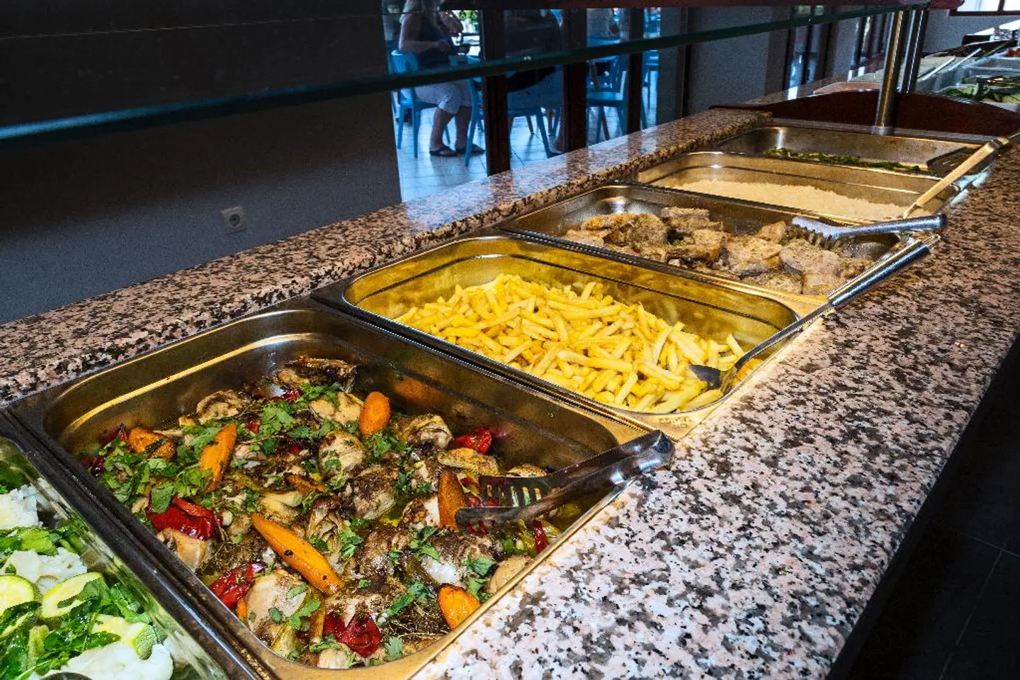 White Olive Premium Hotel Restaurant