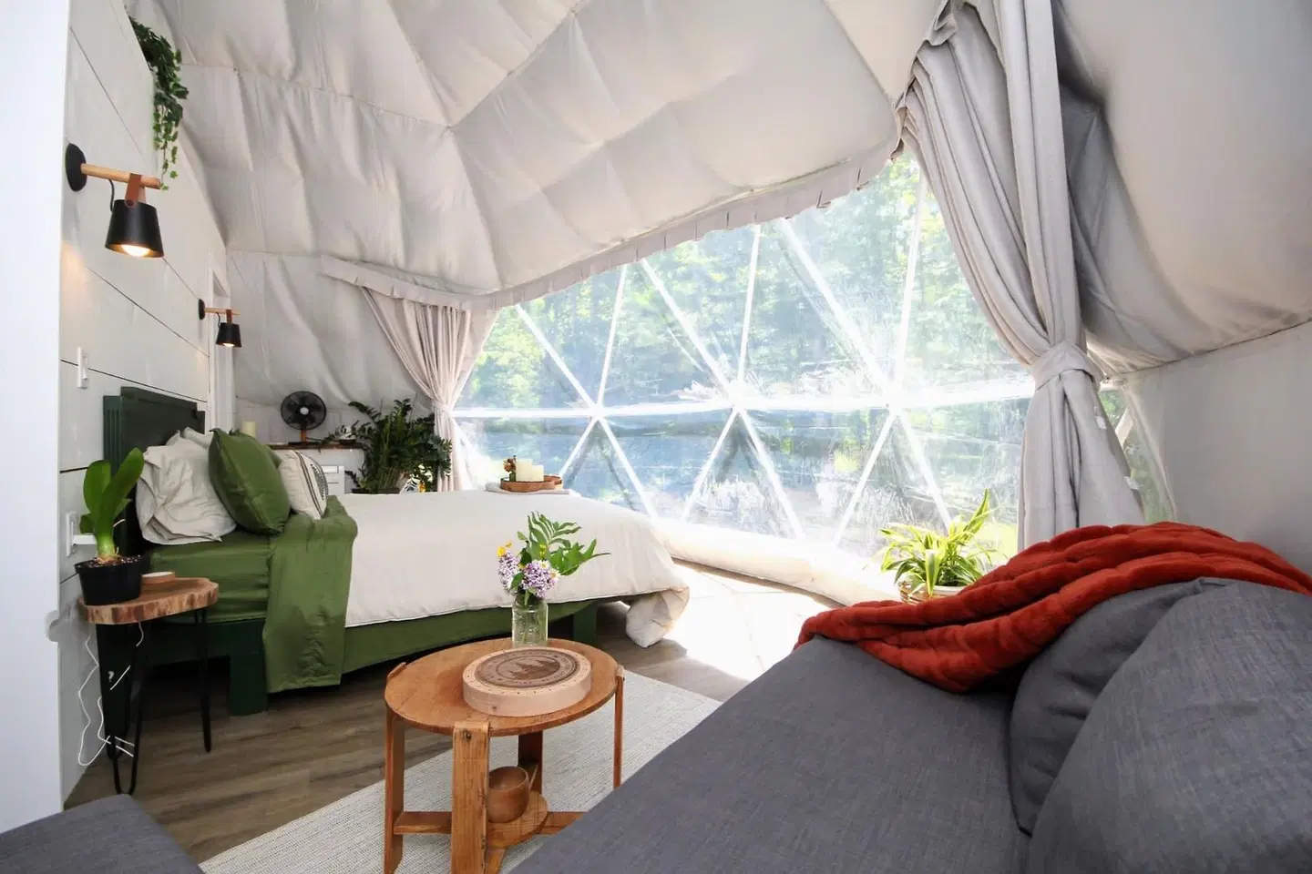 As the River Bends Retreat LOUNGE_LOBBY