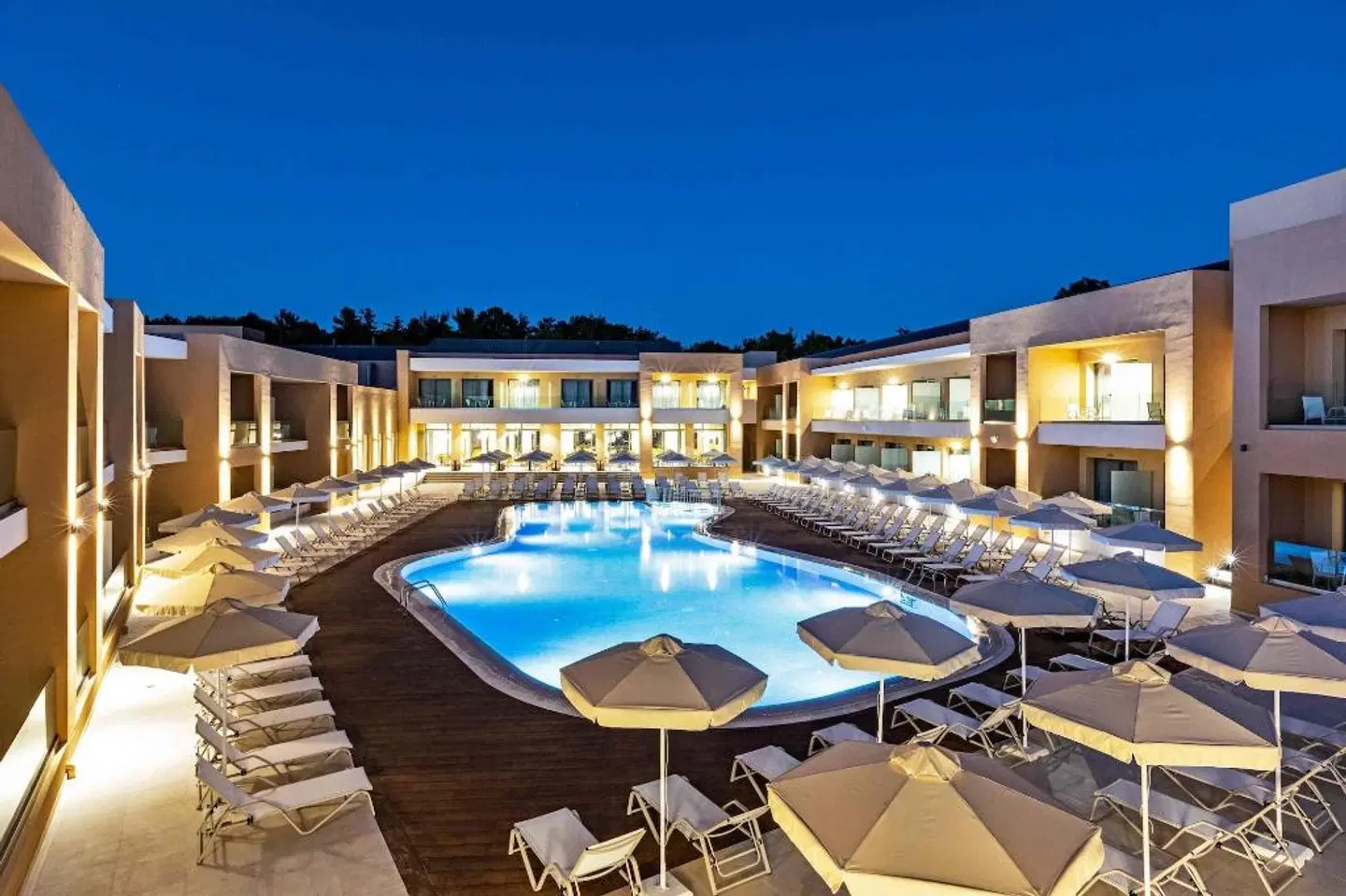 White Olive Elite Laganas OUTDOOR_POOL