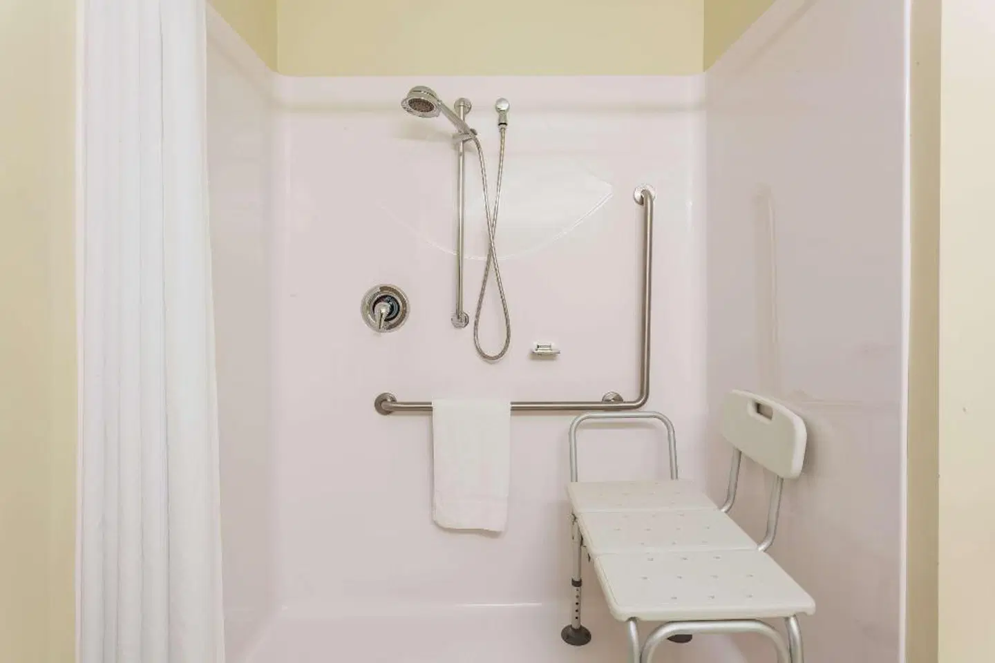 Super 8 by Wyndham Campbellton NB Badezimmer