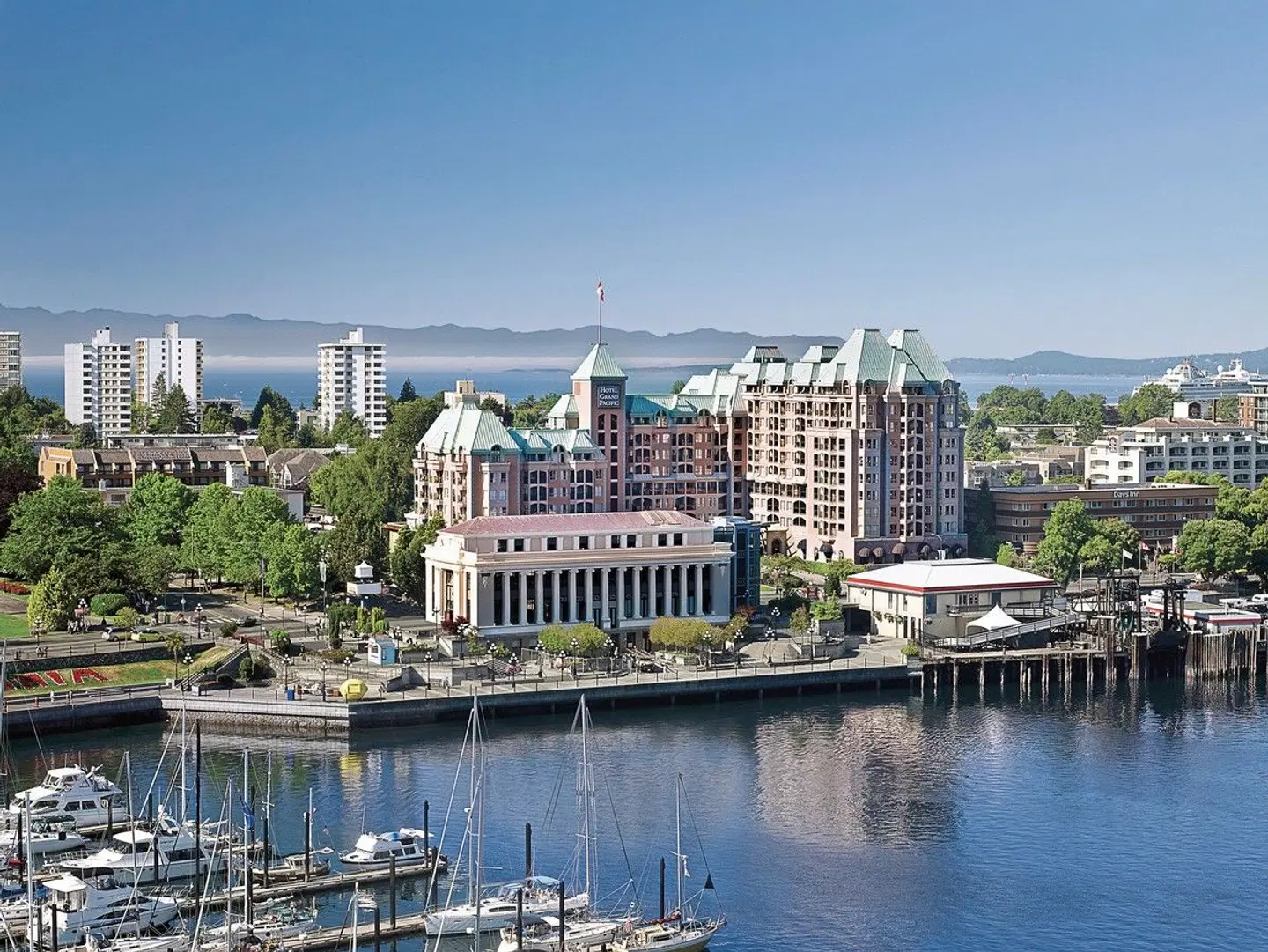 Grand Pacific Victoria OUTDOOR_POOL