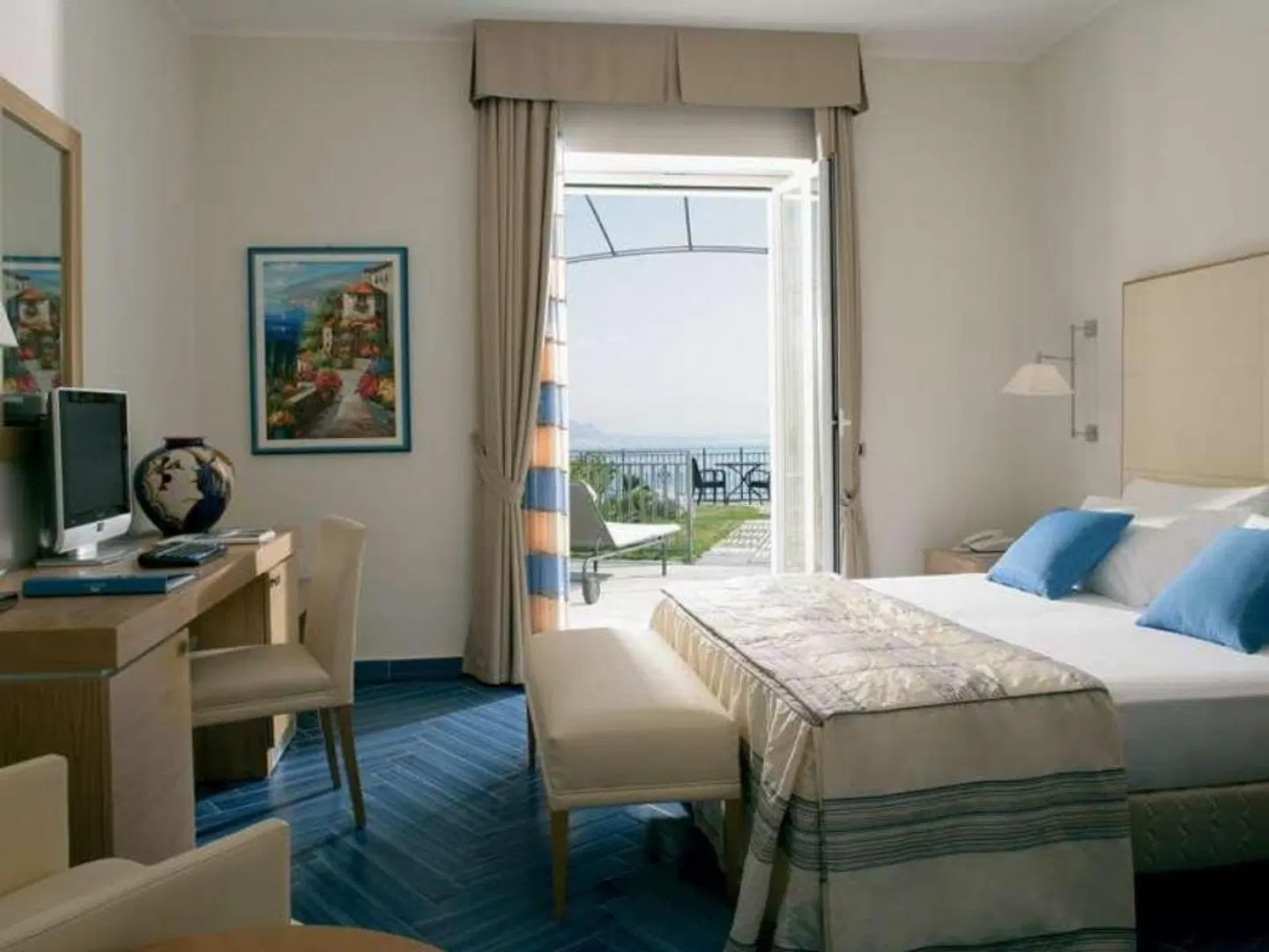 Hotel Raito ROOM_EXAMPLE