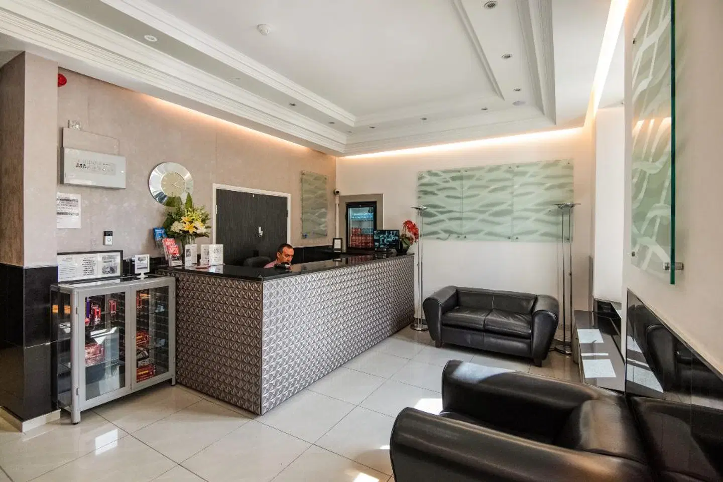 Huttons LOUNGE_LOBBY