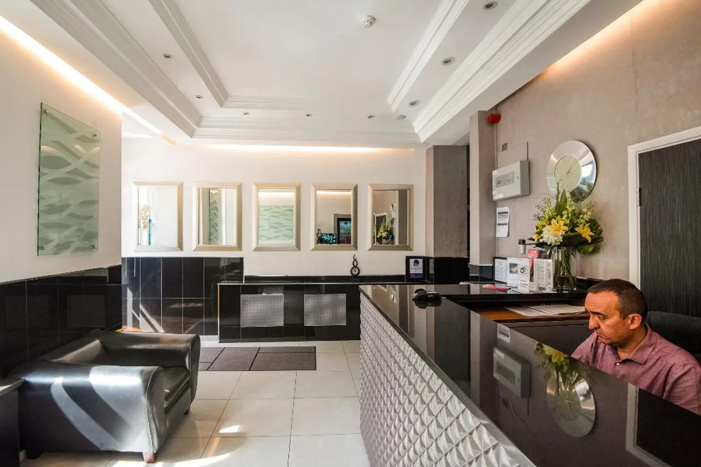 Huttons LOUNGE_LOBBY