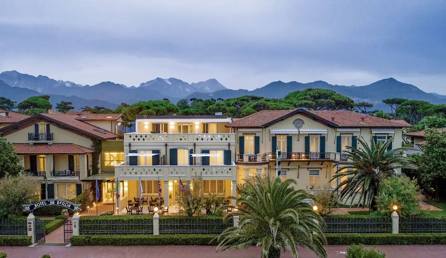 Hotel Byron EXTERIOR