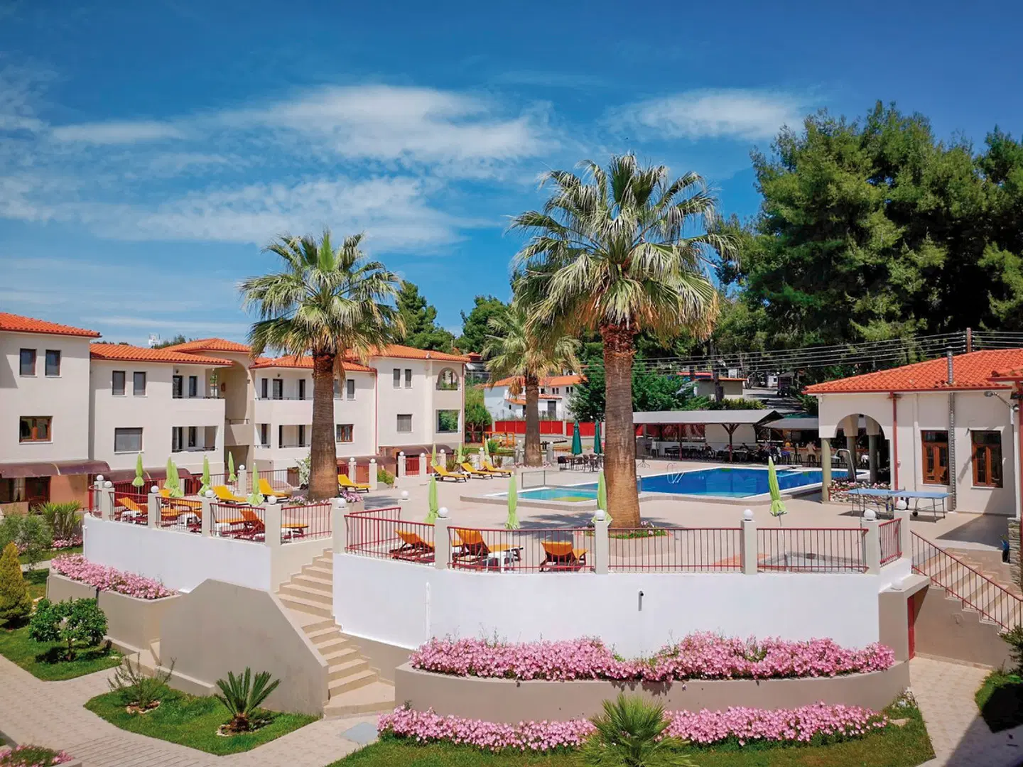 Amari Studios & Appartements OUTDOOR_POOL