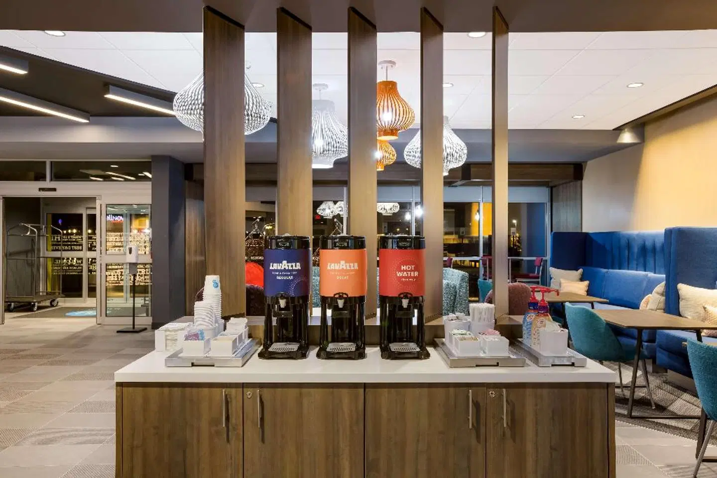 Tru by Hilton Traverse City LOUNGE_LOBBY