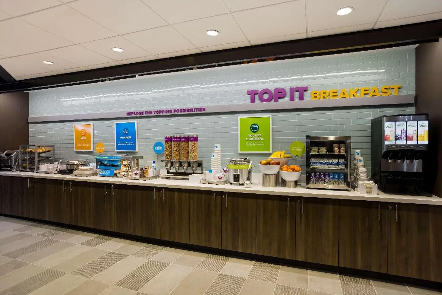 Tru by Hilton Traverse City Bar