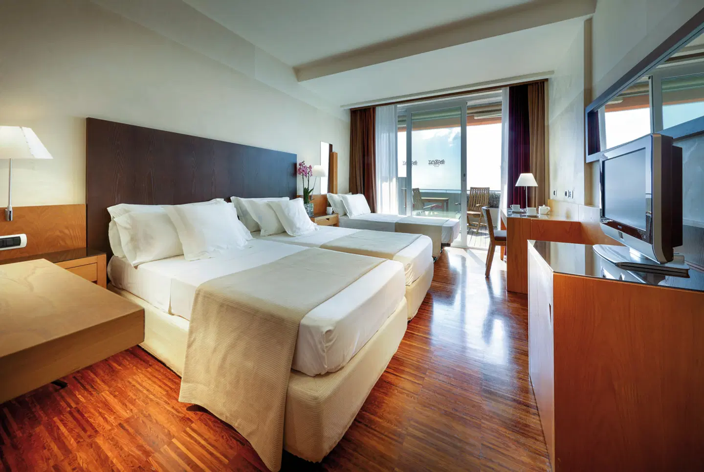 Monte Tauro ROOM_EXAMPLE