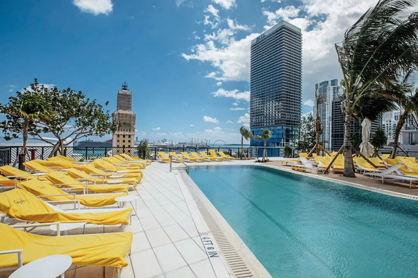 Gale Miami Hotel & Residences OUTDOOR_POOL
