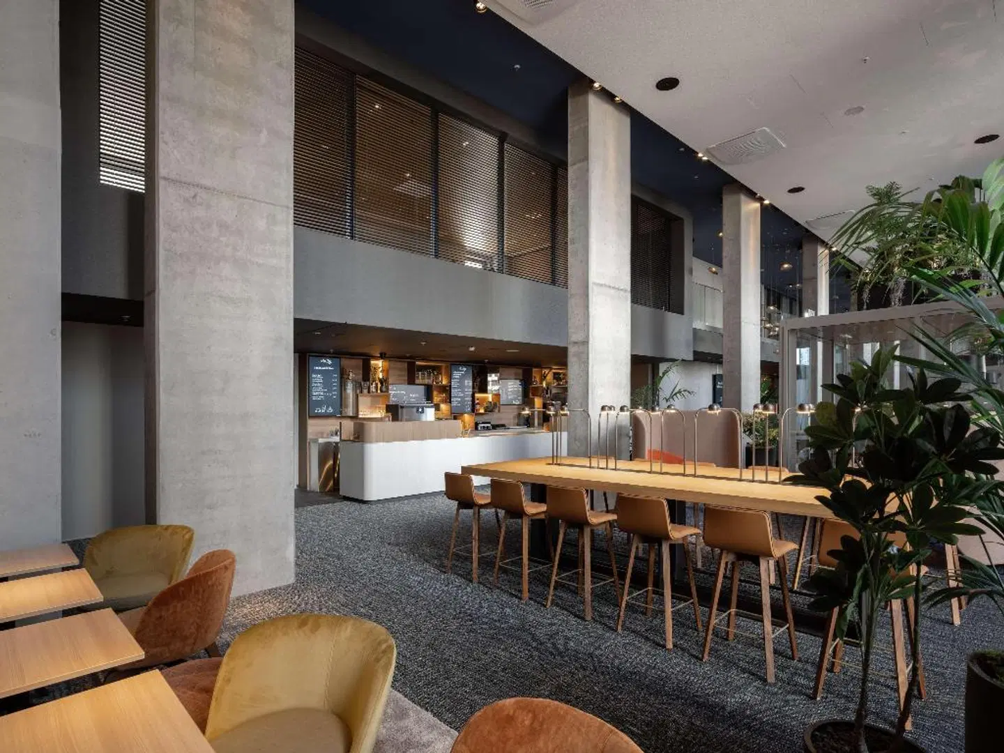 b'mine Hotel Frankfurt Airport Bar