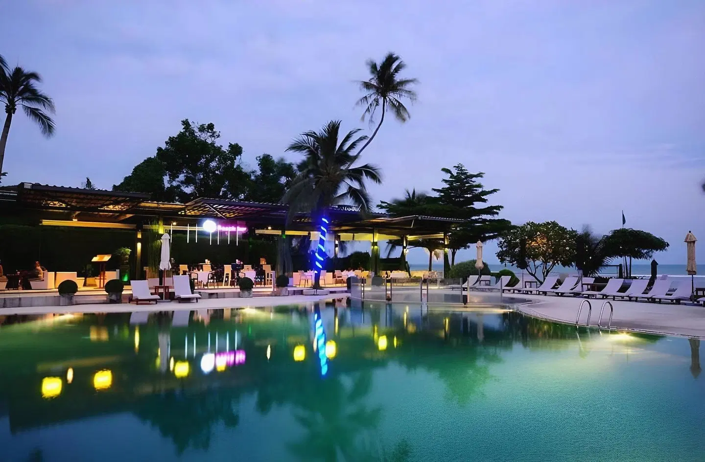 Thai Fight Hotel OUTDOOR_POOL