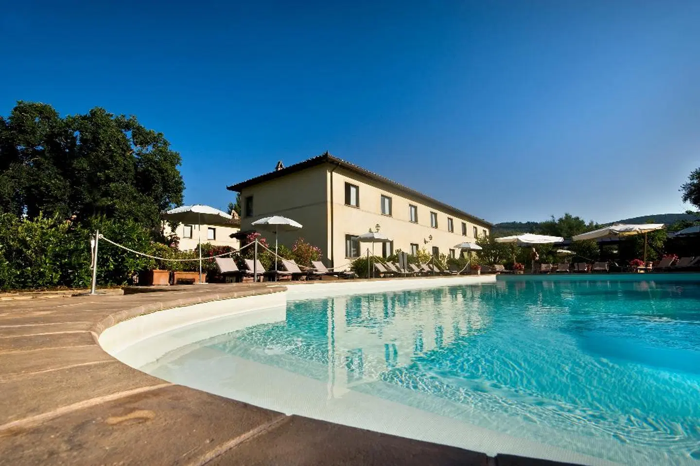 Relais dell'Olmo OUTDOOR_POOL