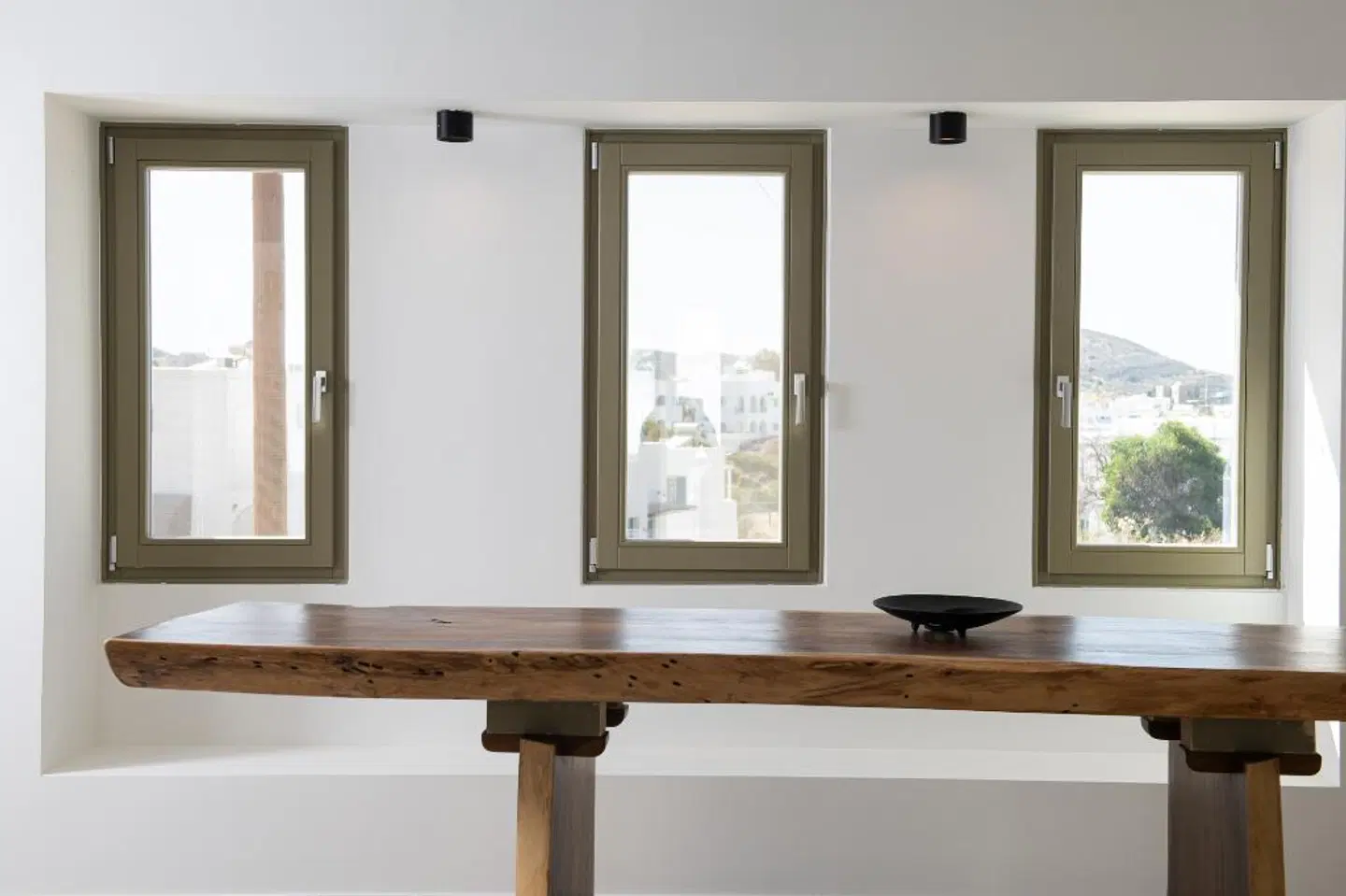 Mazee Paros ROOM_EXAMPLE