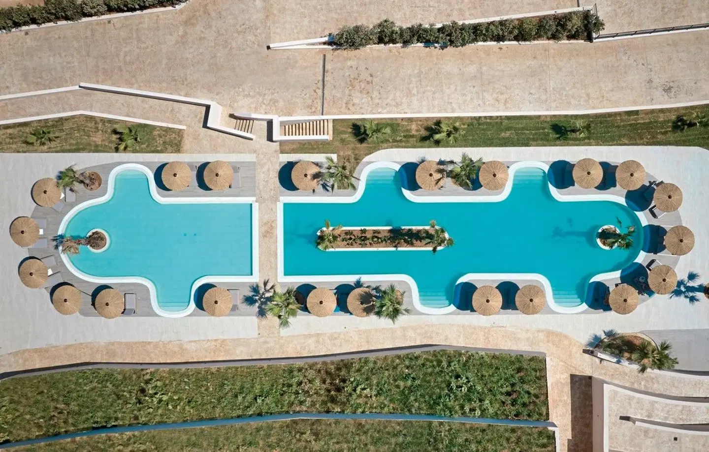 Oros Luxury Beach Resort OUTDOOR_POOL