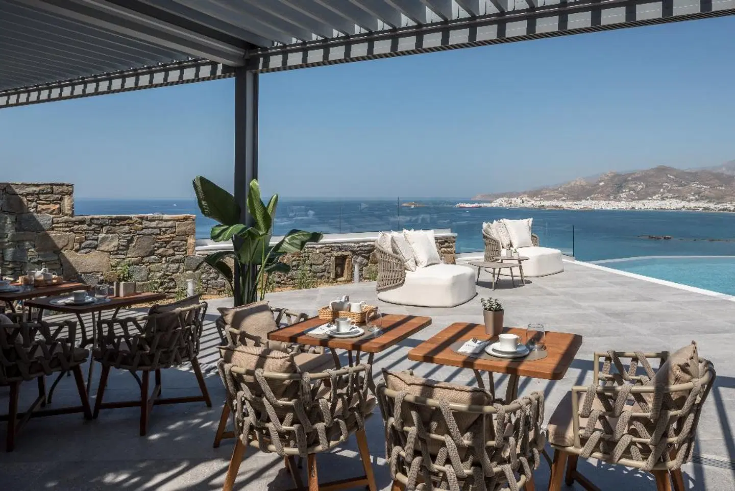 Virtu on the Hill Terrasse