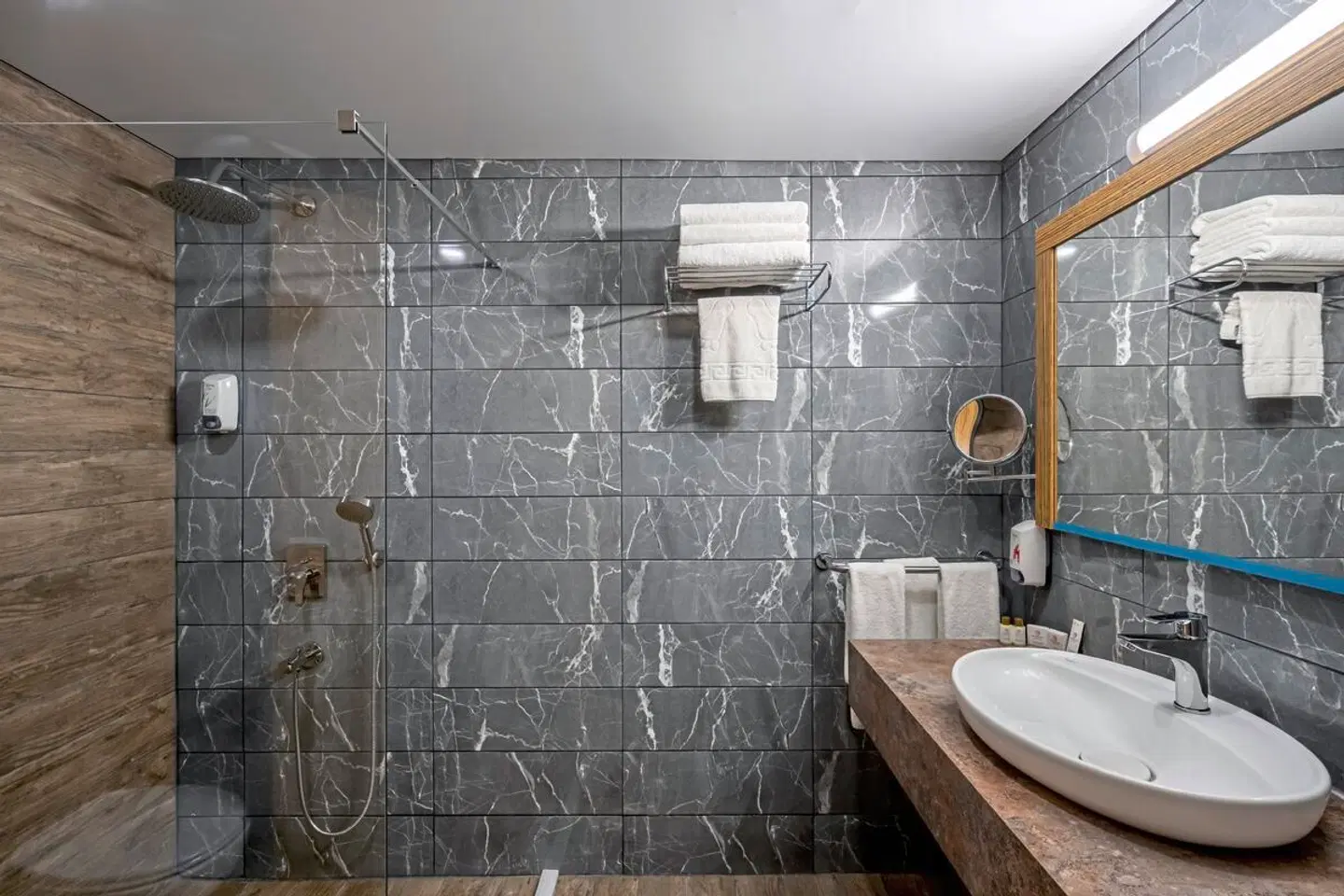 Miarosa Kemer Beach Badezimmer