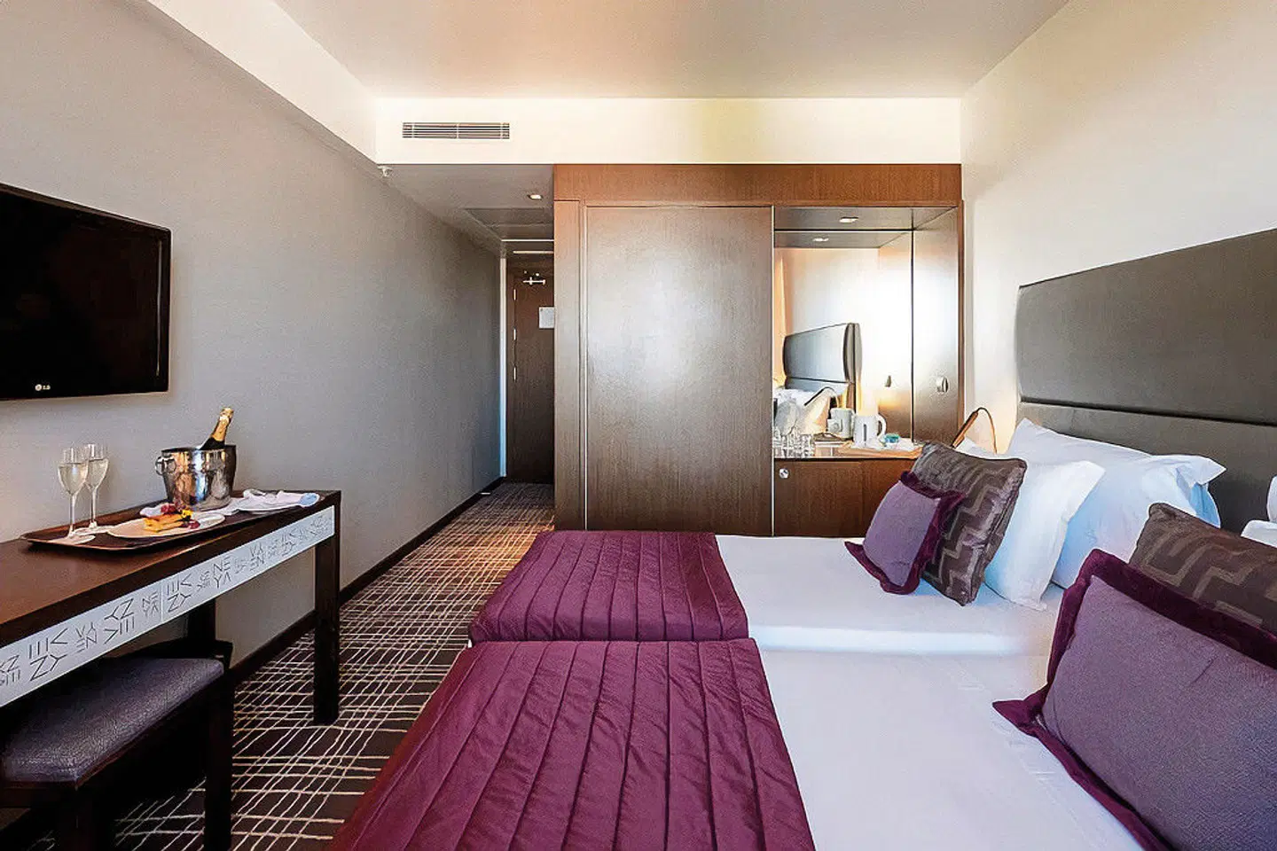 Neya Lisboa ROOM_EXAMPLE