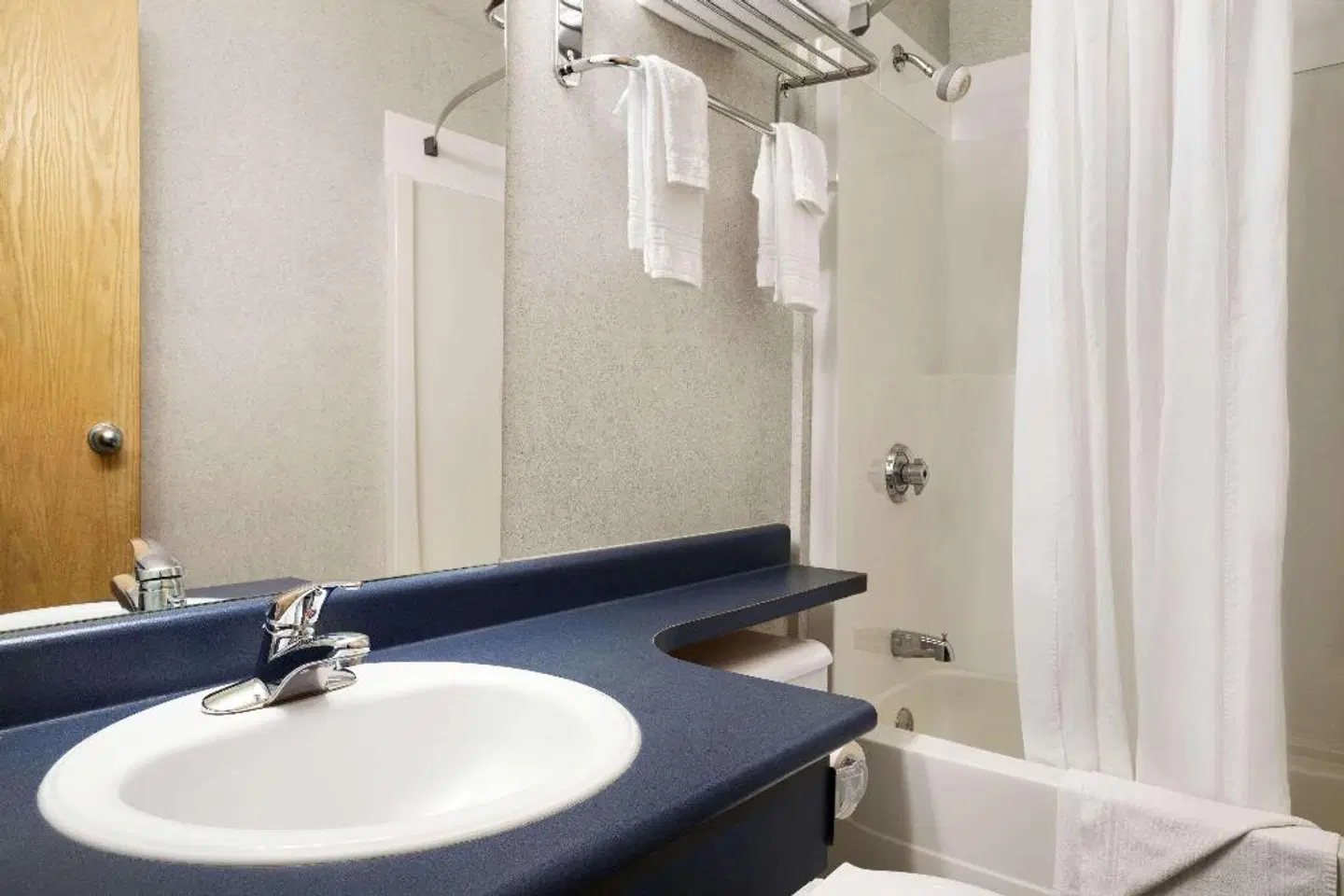 Days Inn Hinton-Jasper Badezimmer