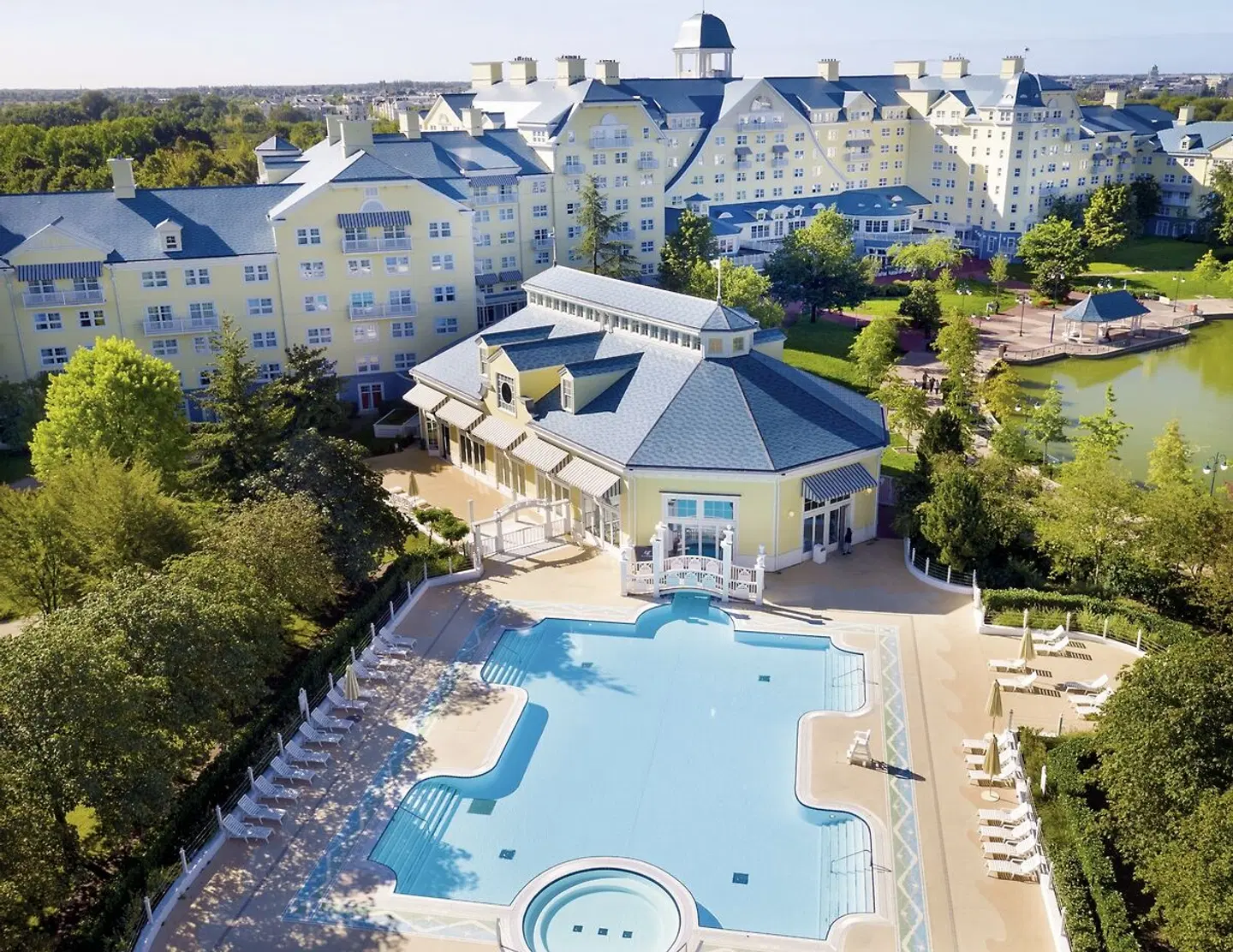 Disney Newport Bay Club OUTDOOR_POOL