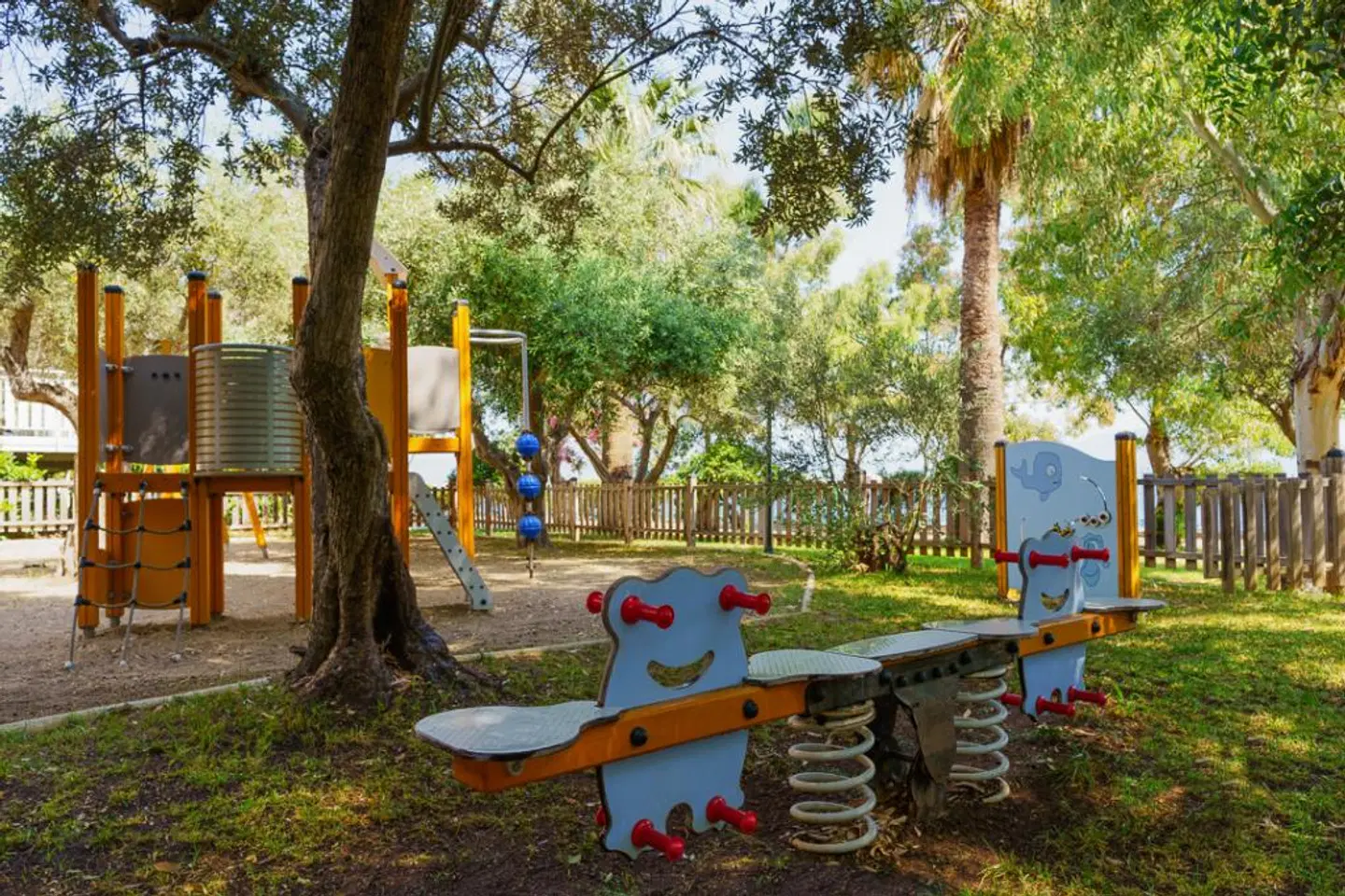 Calamos Beach Family Club Hotel Garten