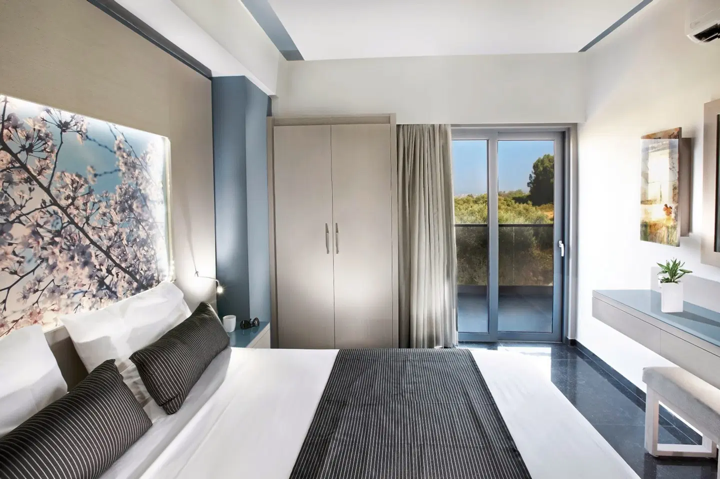 Sunday Beach ROOM_EXAMPLE