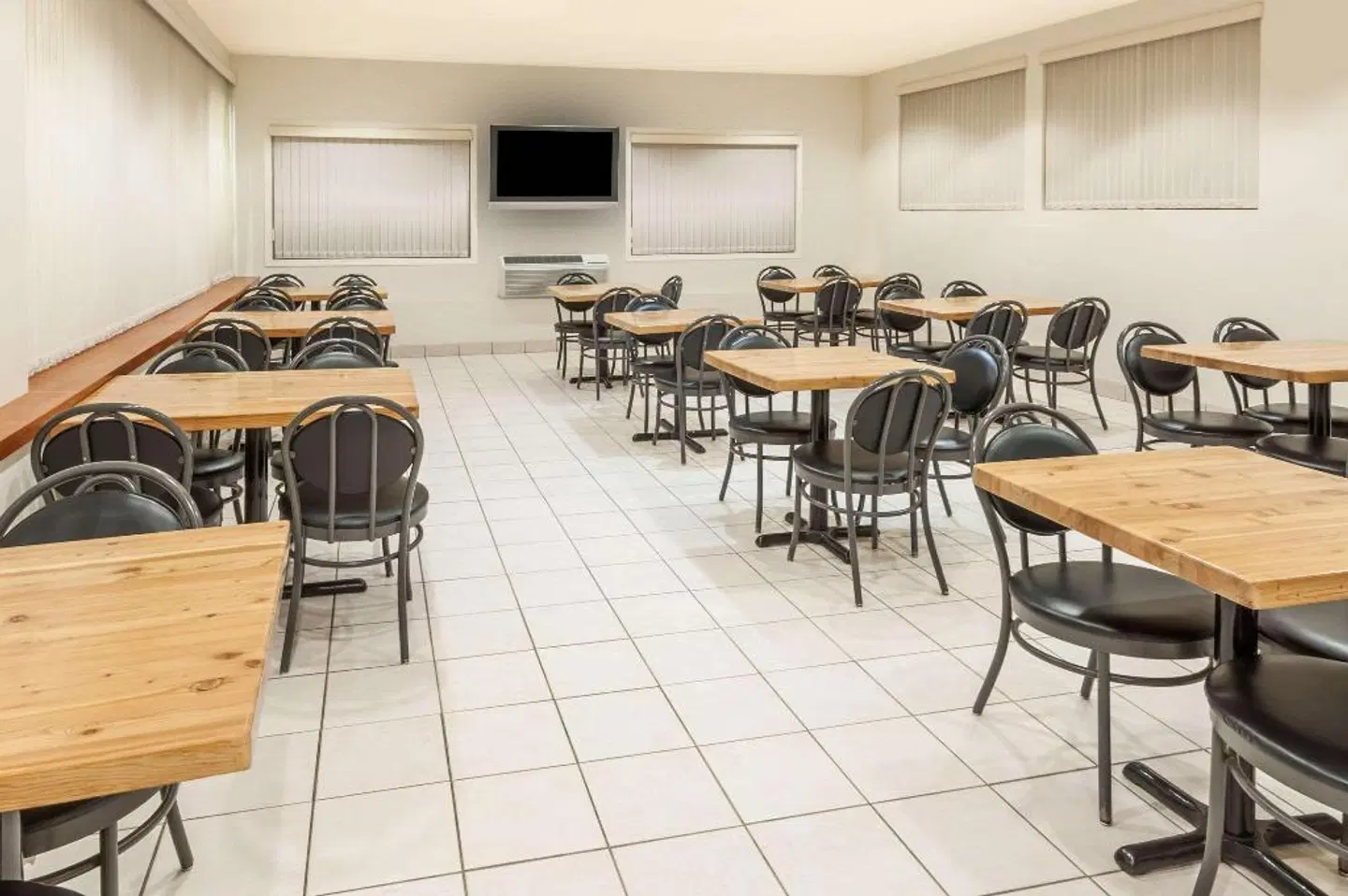 Super 8 by Wyndham Edmonton/West Restaurant