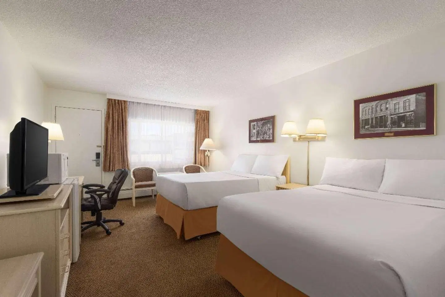 Travelodge by Wyndham Calgary South ROOM_EXAMPLE