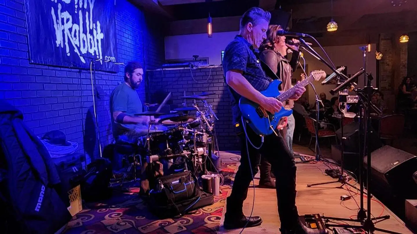 Deerfoot Inn & Casino PEOPLE