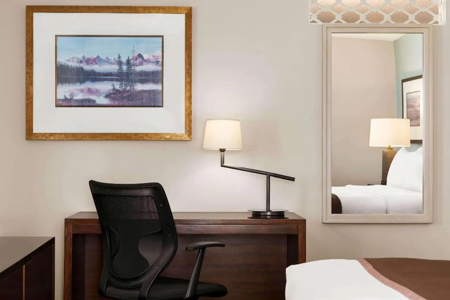 Travelodge by Wyndham Calgary South ROOM_EXAMPLE