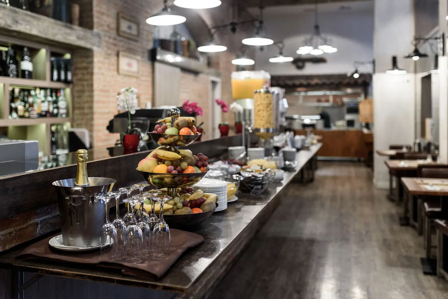 Estilo Fashion Hotel Restaurant