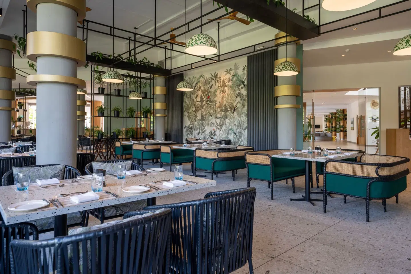 Ocean's Creek Beach Hotel RESTAURANT