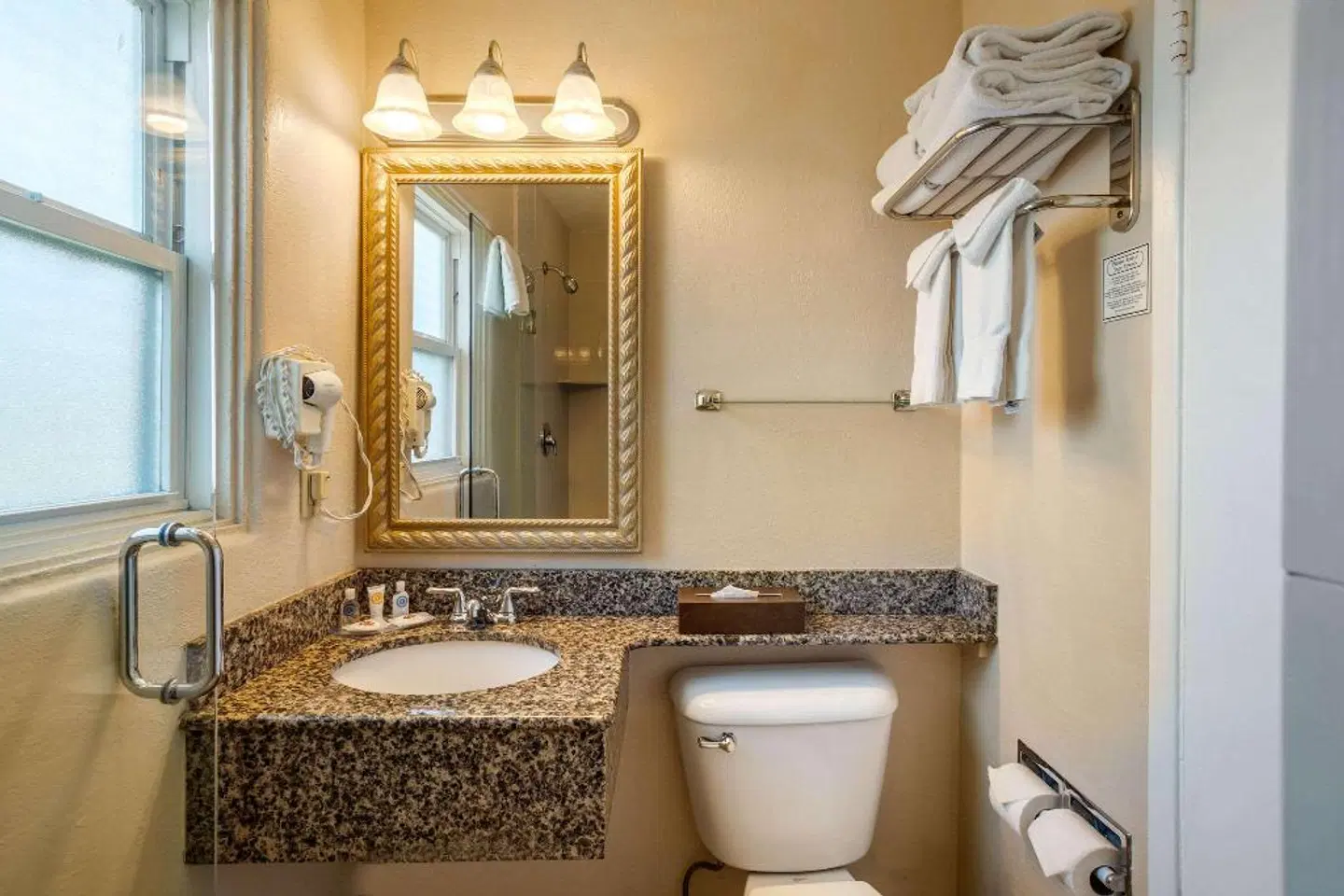 Comfort Inn San Diego At The Harbor Badezimmer