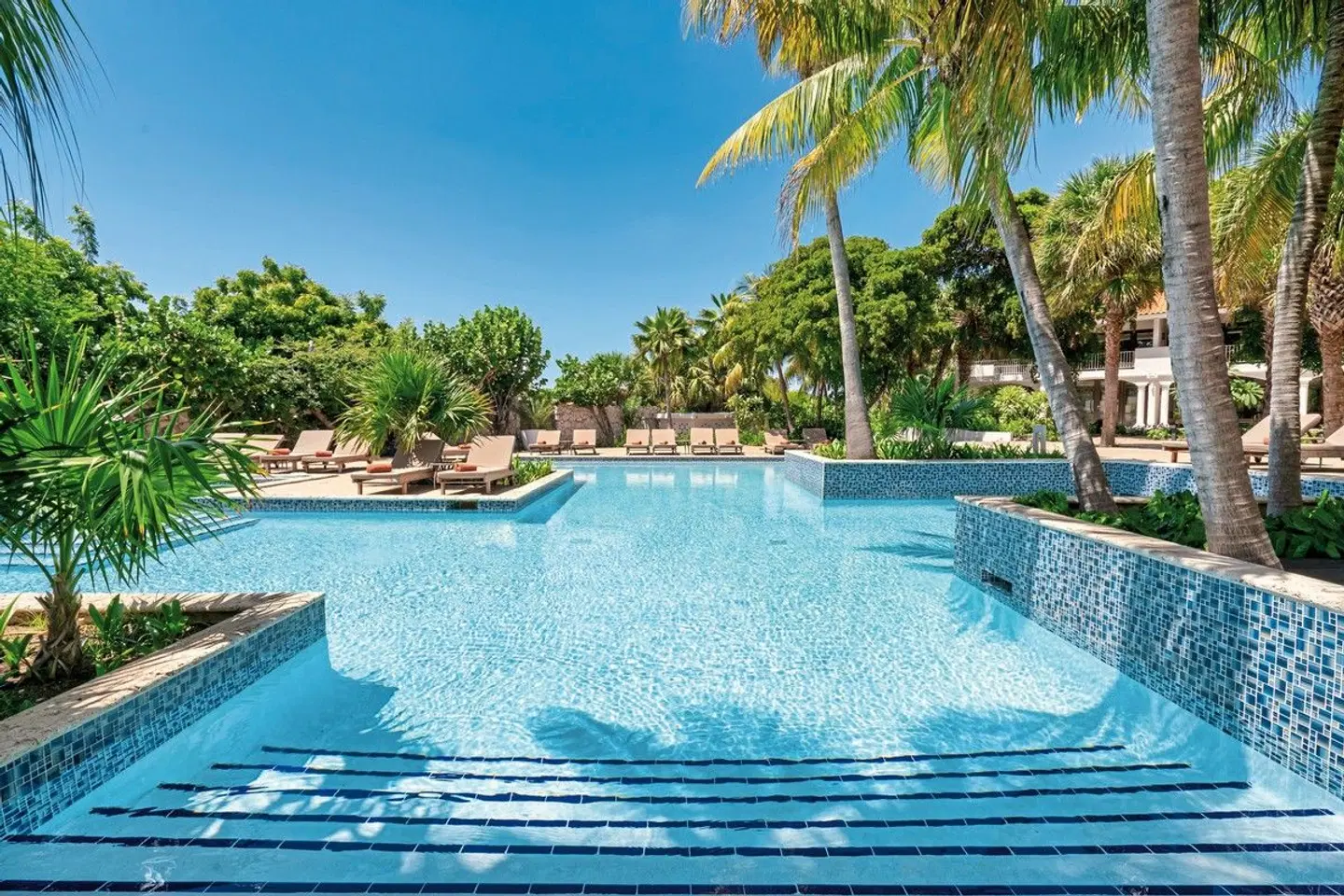 Zoëtry Curaçao Resort & Spa OUTDOOR_POOL