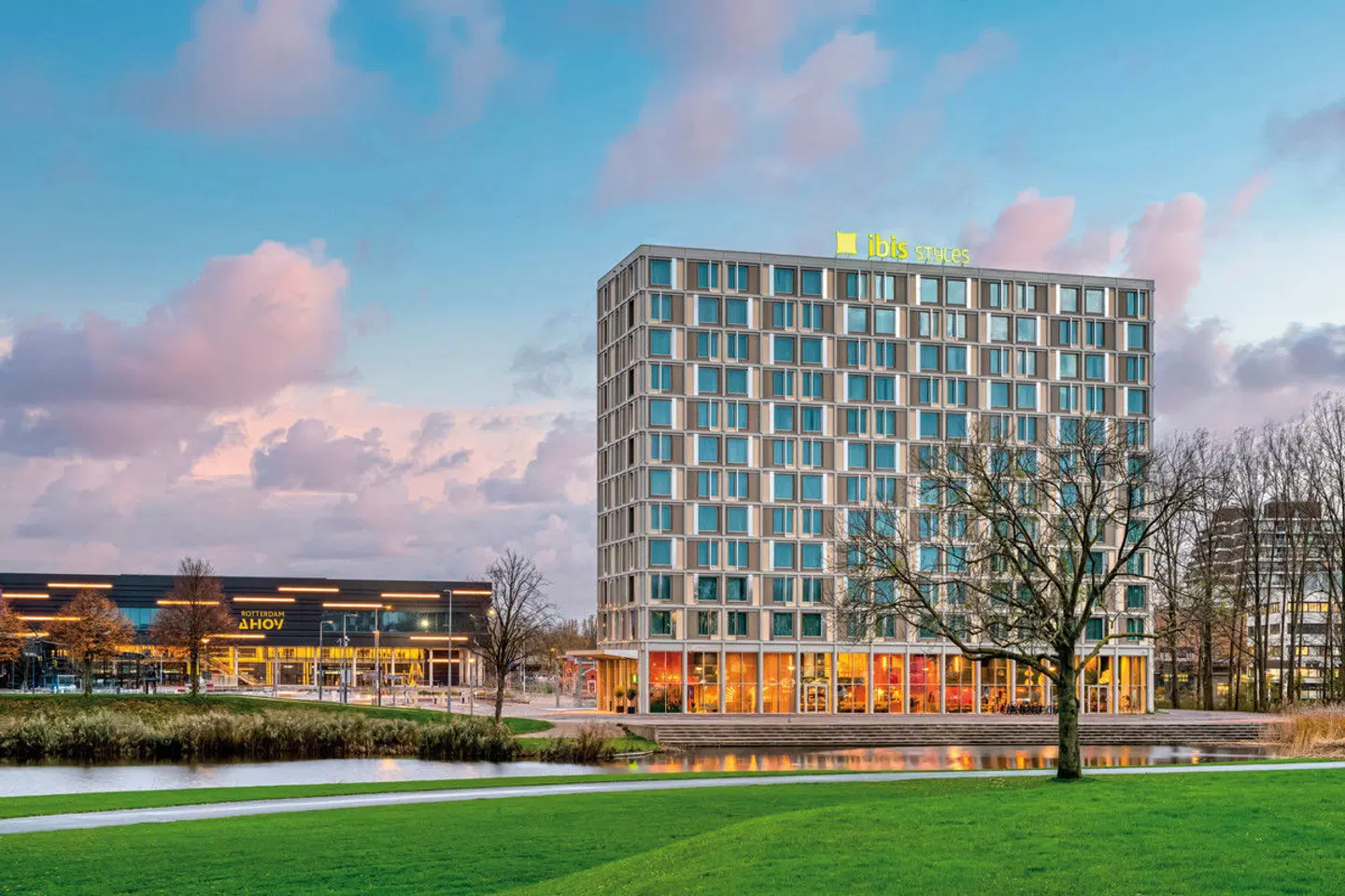 ibis Styles Rotterdam Ahoy - inkl. Darts Premier League Tickets EXTERIOR