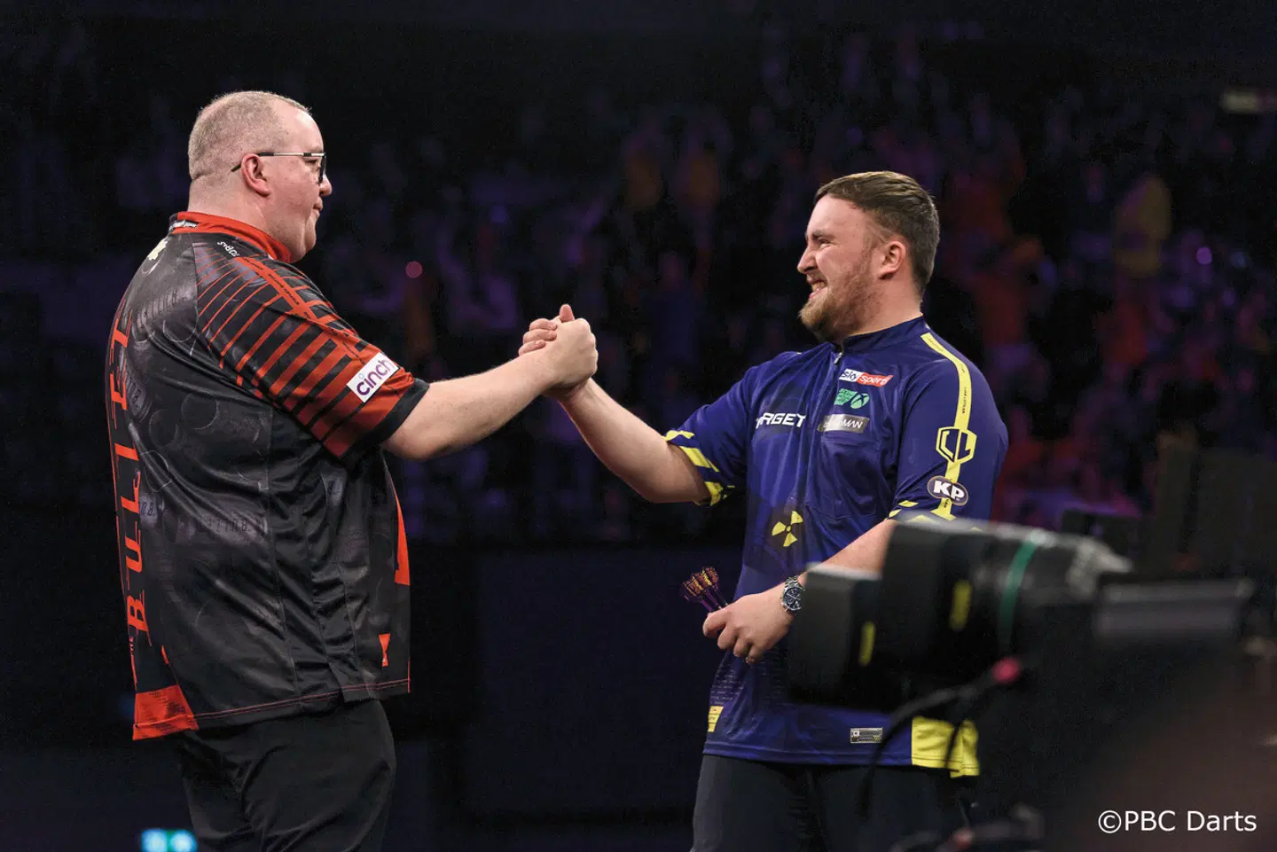 ibis Styles Rotterdam Ahoy - inkl. Darts Premier League Tickets PEOPLE