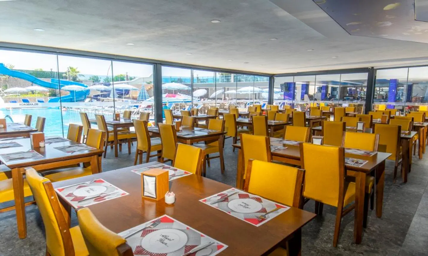 Relax Beach Hotel Restaurant